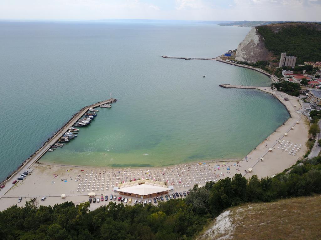 Calithea Complex Aparthotel Kavarna Buitenkant foto